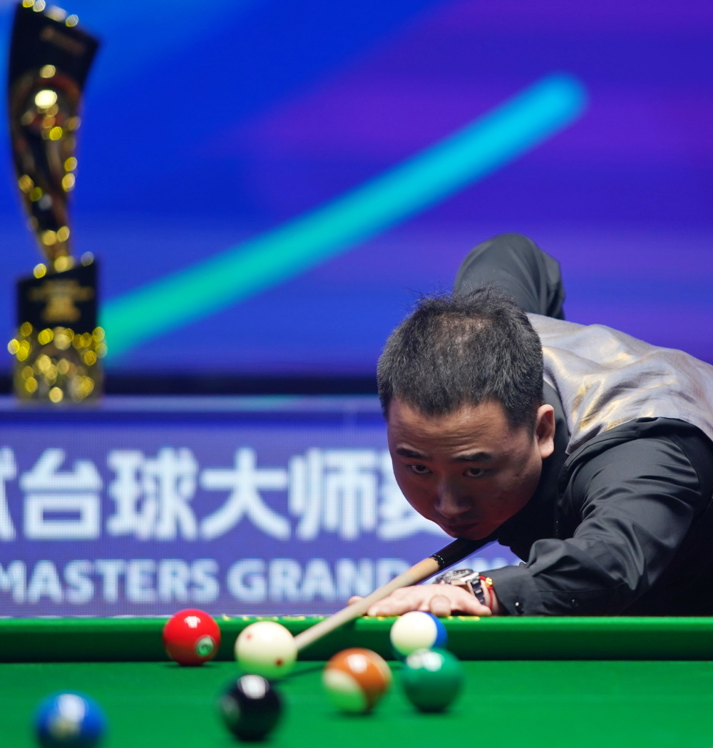 聚光灯下的 聚光灯下的