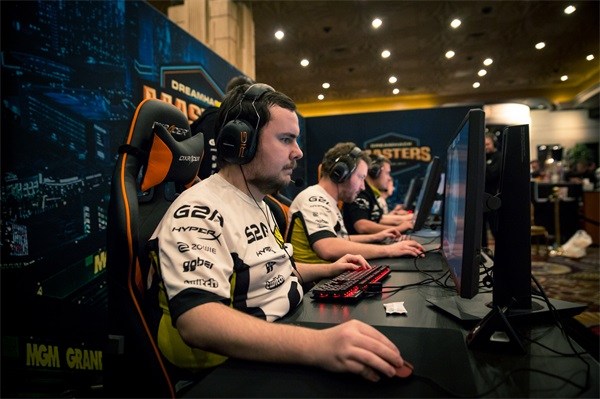 他不仅为球 他不仅为球