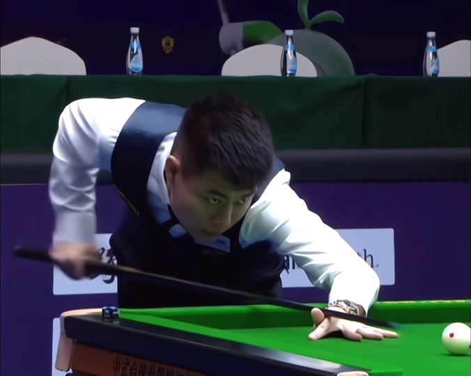 全场保持着 全场保持着