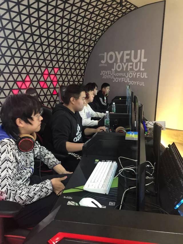 的主题进行 的主题进行