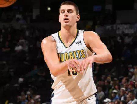 年薪上调是 年薪上调是